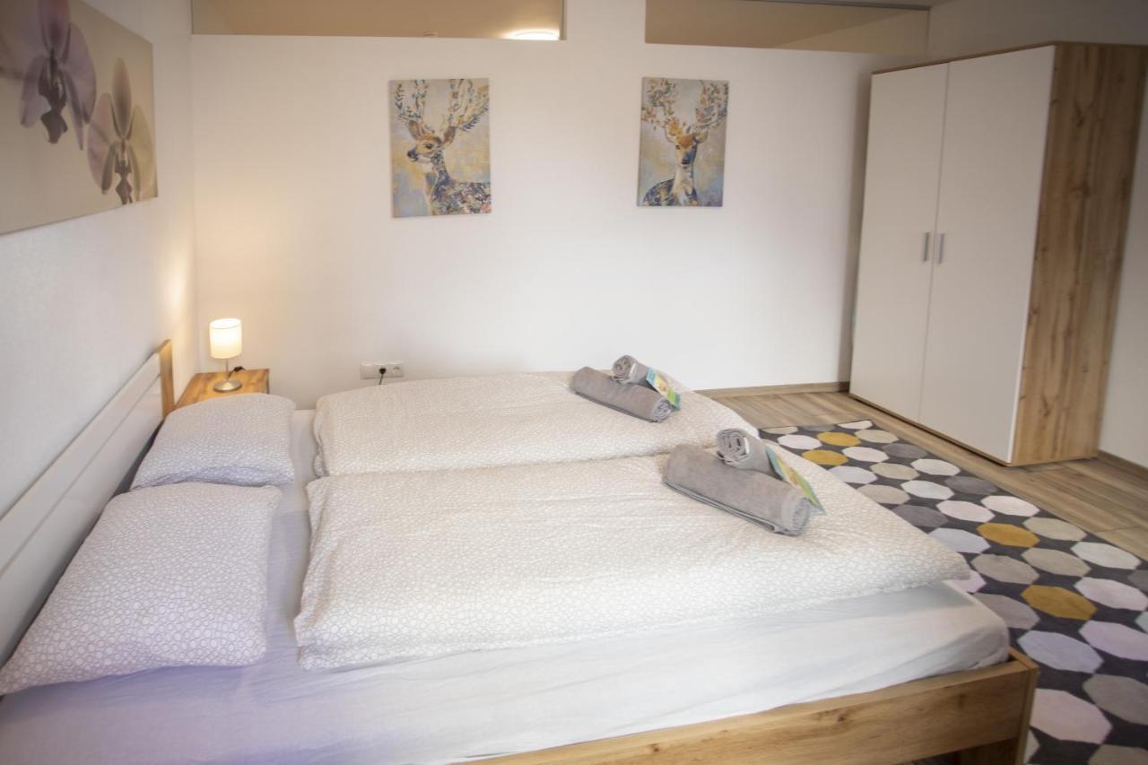 Modern Old Town Apartment Hall in Tirol Eksteriør billede