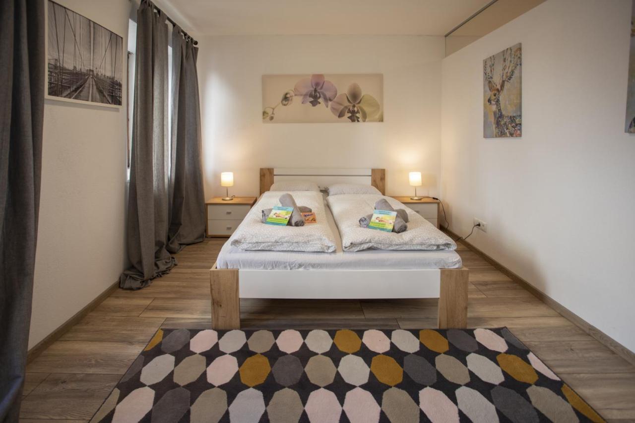 Modern Old Town Apartment Hall in Tirol Eksteriør billede